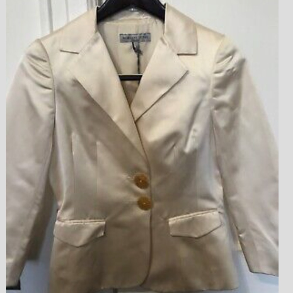 Morgane Le Fay nwt 100% silk cream color blazer jacket size small